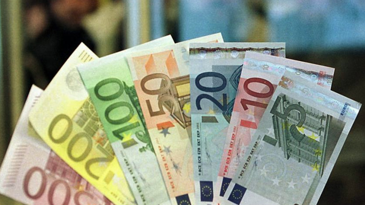 قیمت یورو به تومان امروز 7 آبان